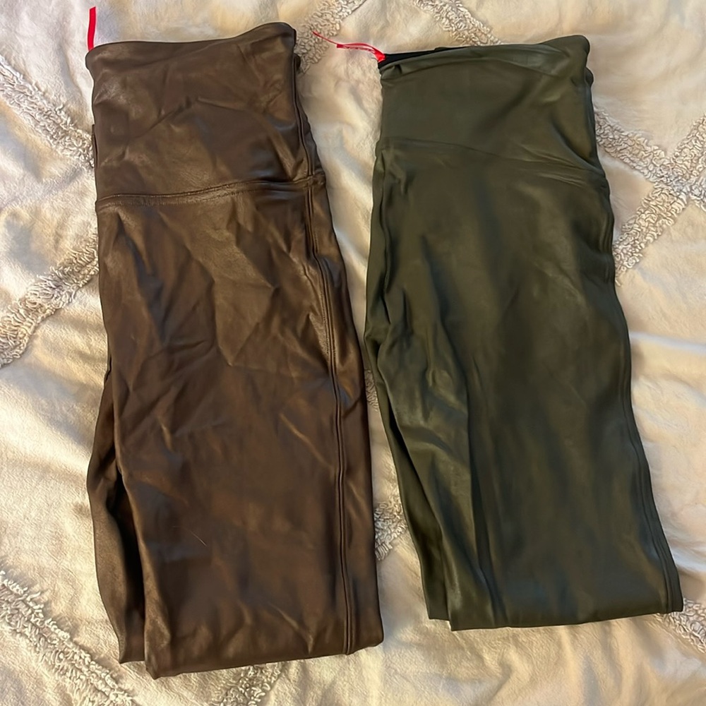 Spanx leggings 2 pairs green & gold/brown size Large